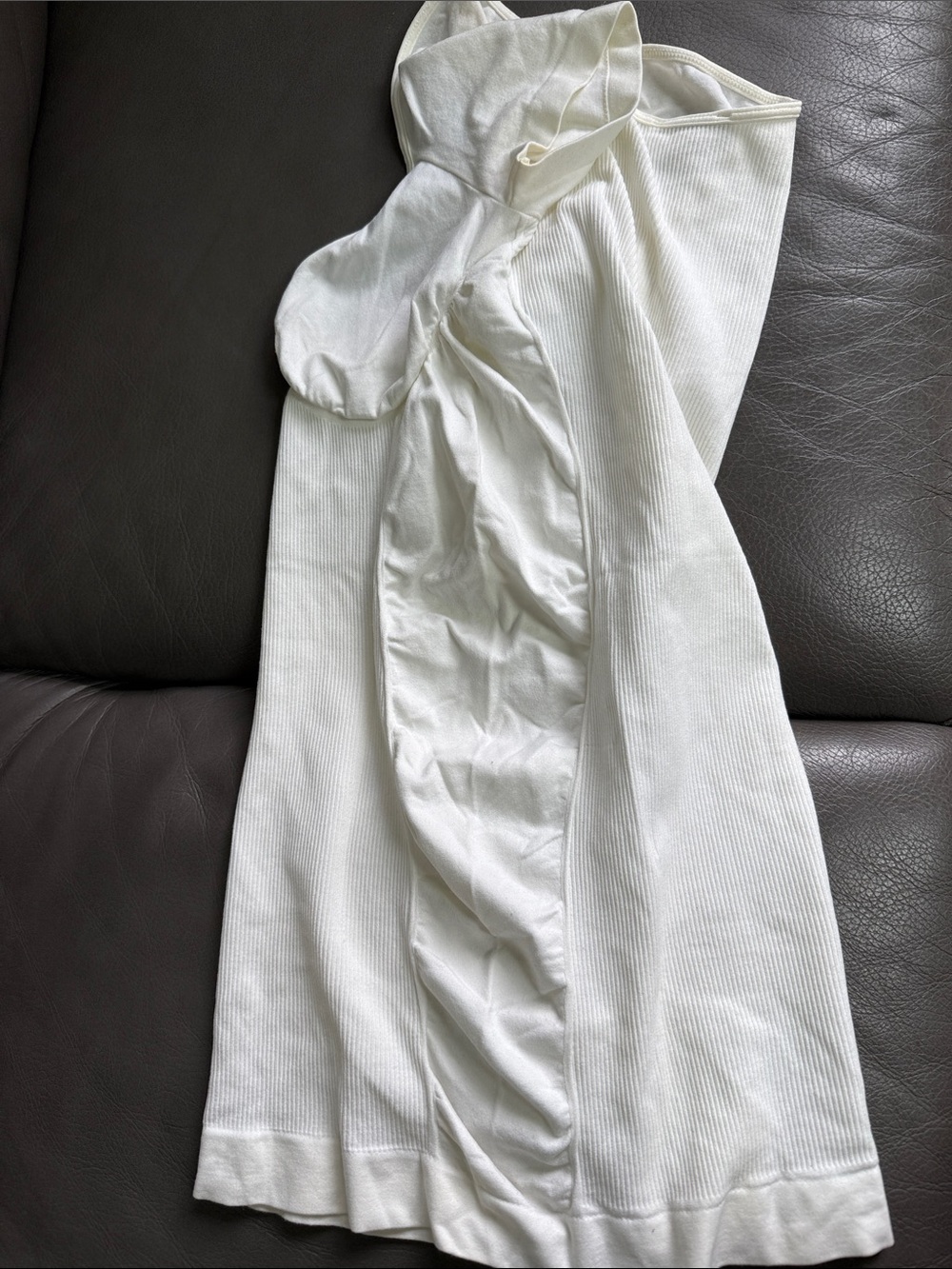 bebe Off-White Short Sleeve Ruched Ribbed Knit Top - Picture 4 of 5